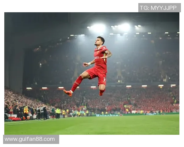 精彩踢足球比赛视频集锦展现球员绝妙技巧与团队配合的完美瞬间